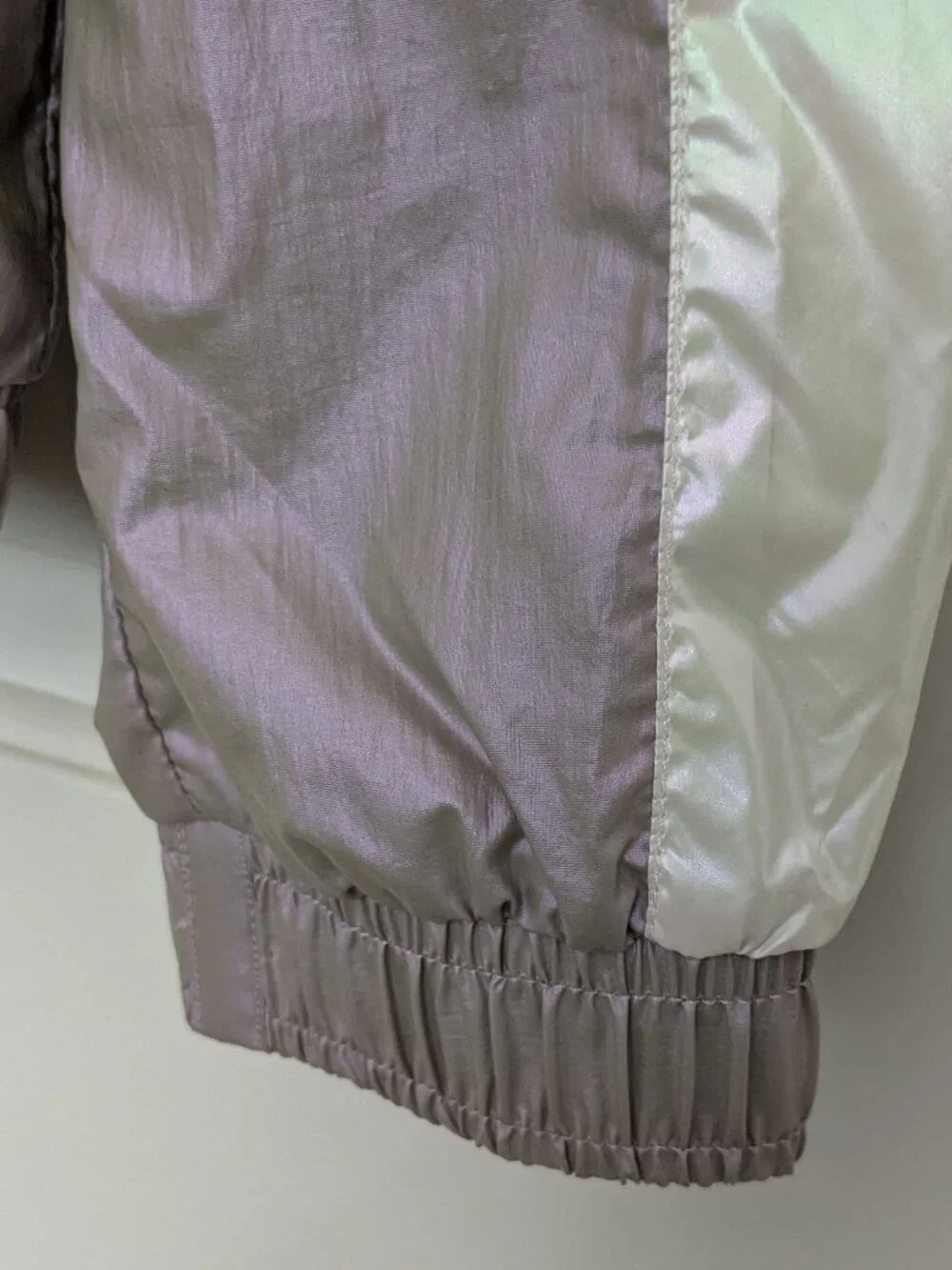 True Religion Lavendar Shine Metallic Windbreaker Jacket Size Small .
